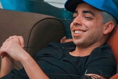 Da ‘Fazenda’ pra vida! Lipe e Selfie fazem tatuagem juntos