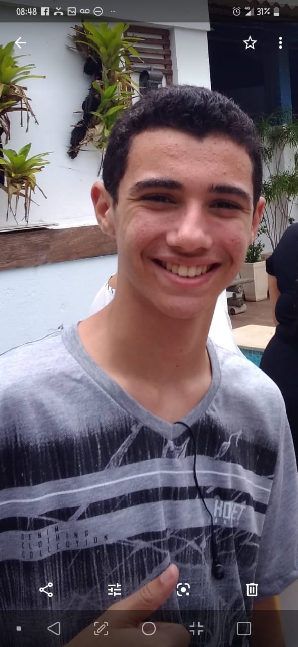 Carlos Henrique está sumido há 4 dias  