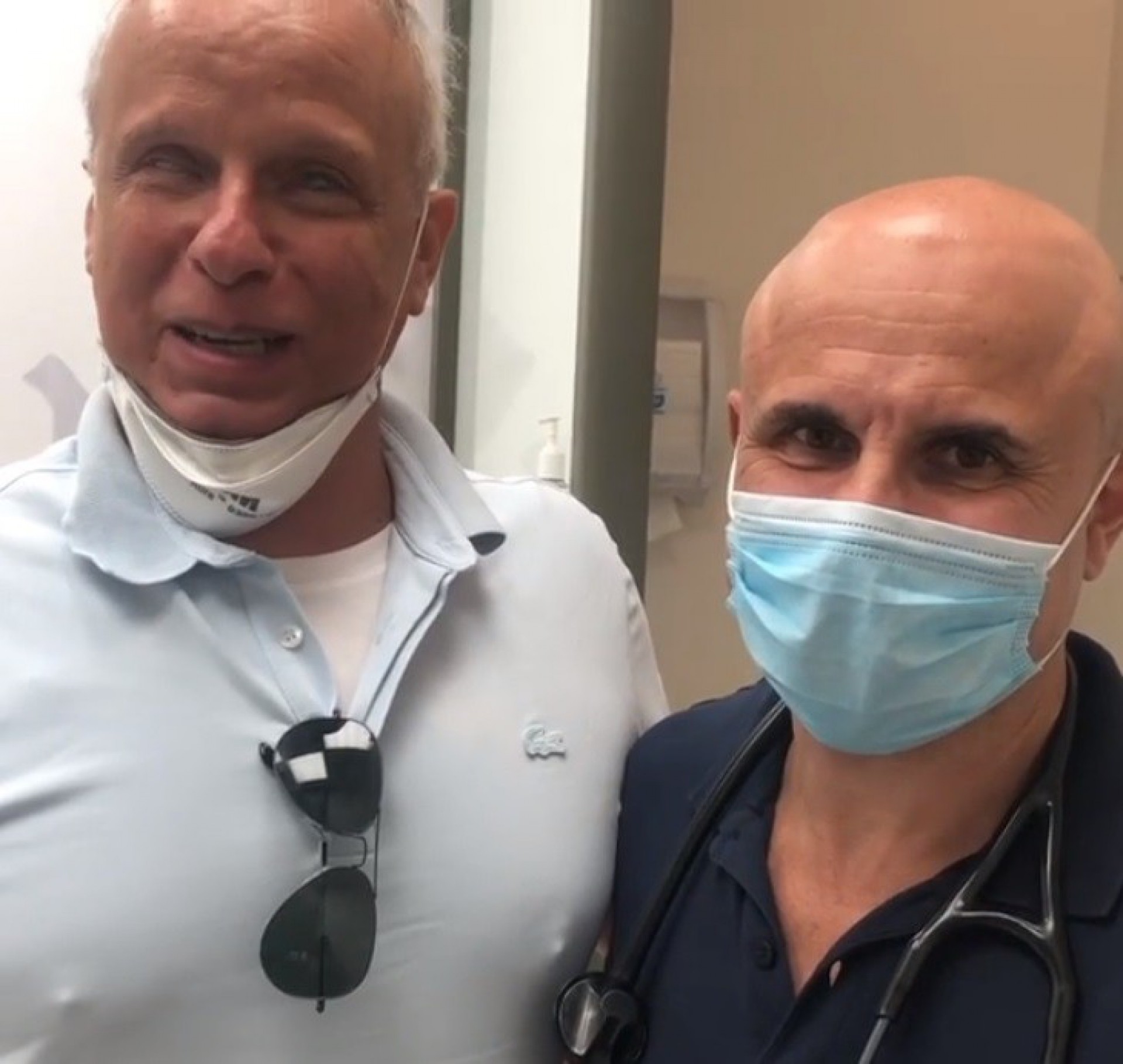 Dudu Braga e o médico Fernando Maluf - reprodução de vídeo