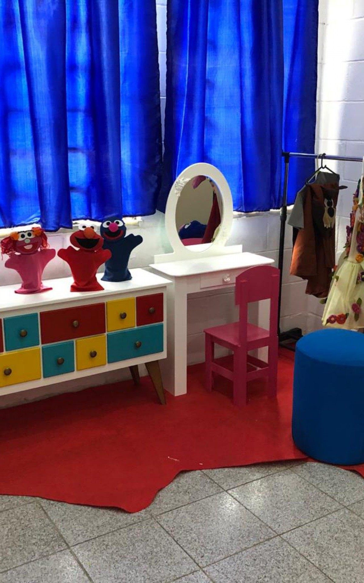 Creche municipal transforma sobras de madeira numa 'Árvore dos Sonhos'