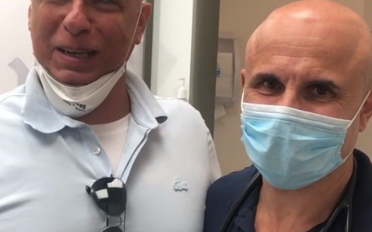 Dudu Braga e o m&eacute;dico Fernando Maluf