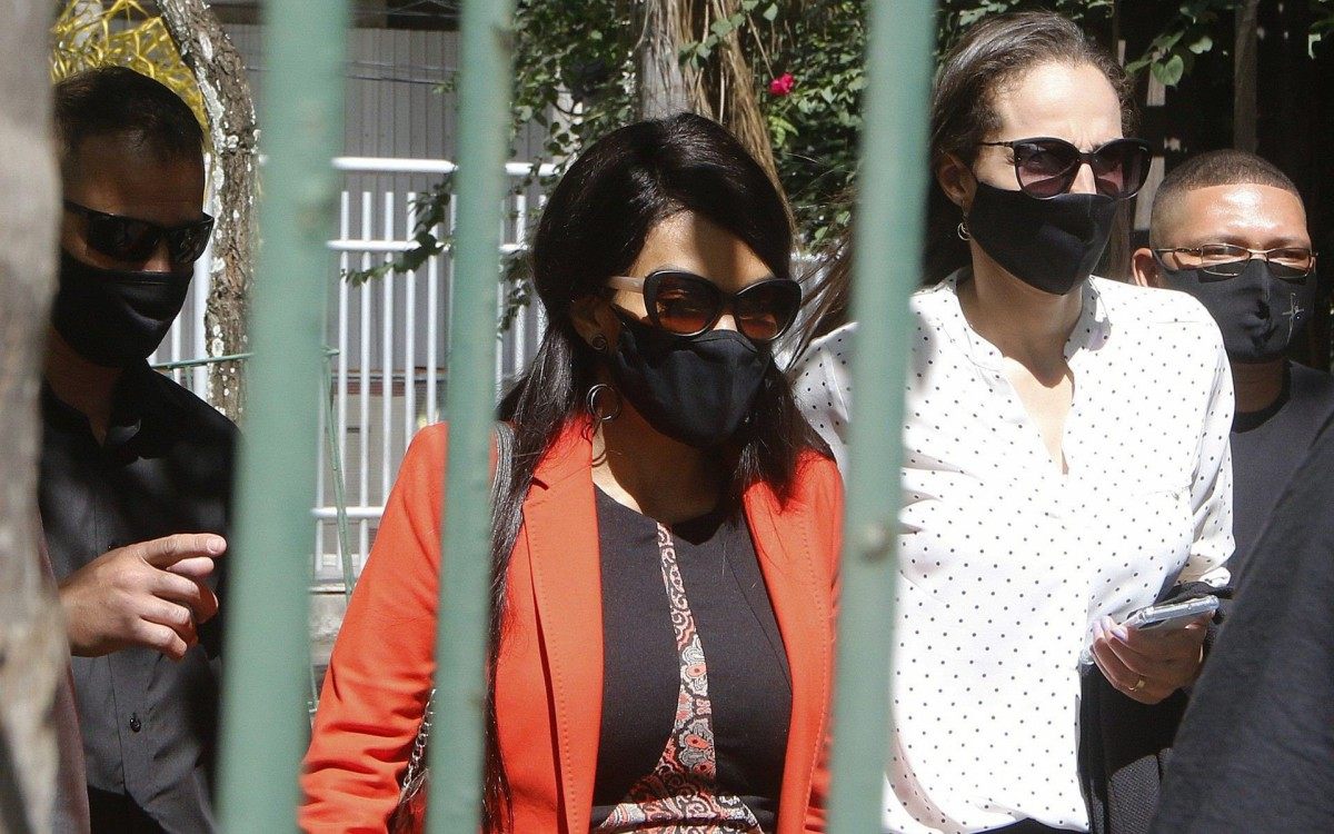 Flordelis dos Santos, ex-deputada federal, presa pela morte do marido