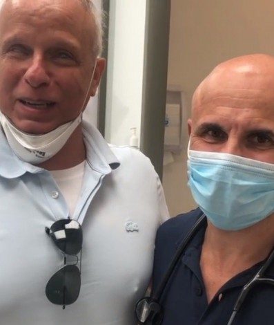 Dudu Braga e o médico Fernando Maluf - reprodução de vídeo