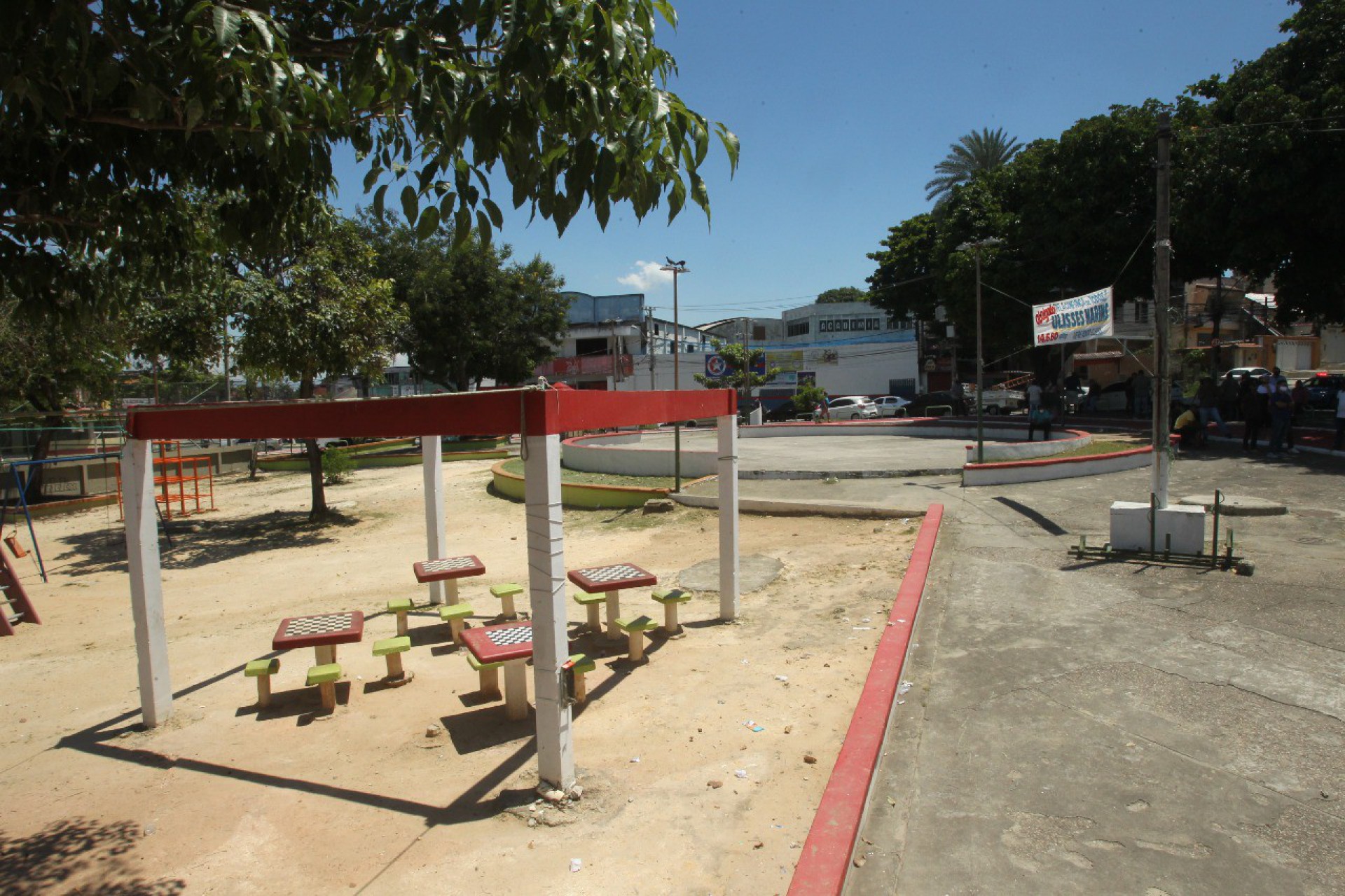  Praça Anhanguá, em Brás de Pina, na Zona Norte - Estefan Radovicz / Agência O Dia