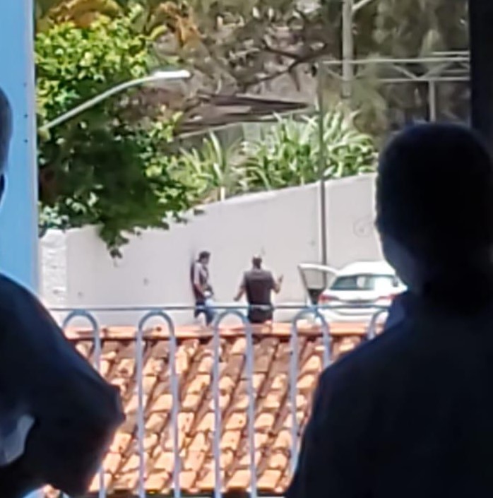 Após 2h30min de sequestro, Janitom aceitou negociar. Ao perceber a presença d eum helicóptero do BOPE, ele atirou em Mayara. Ela foi socorrida pelo SAMU e levada para o hospital, mas não sobreviveu. o enterro foi realizado na manhã desde sábado, em Volta Redonda. 