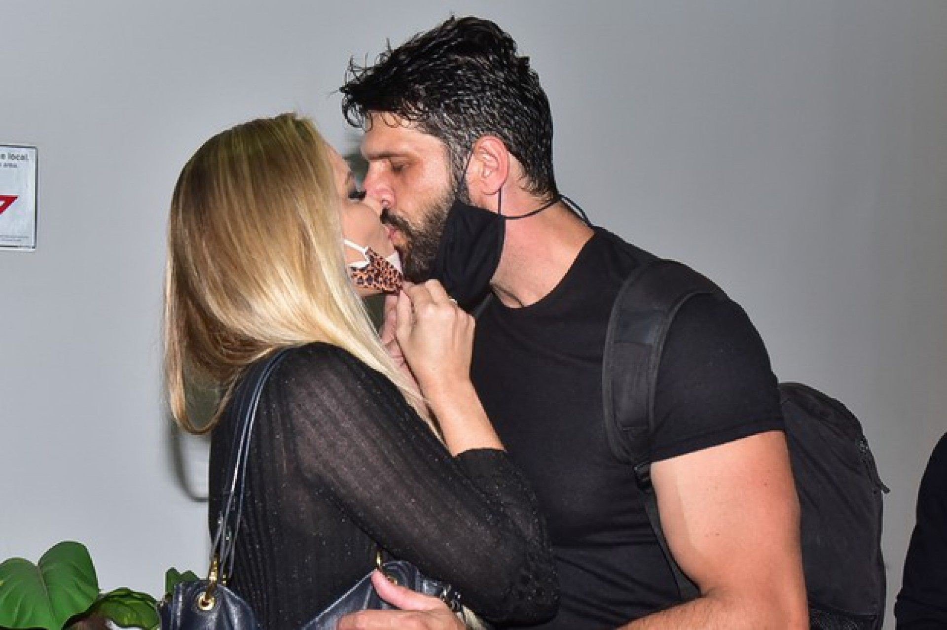 Ellen Rocche assume novo namorado