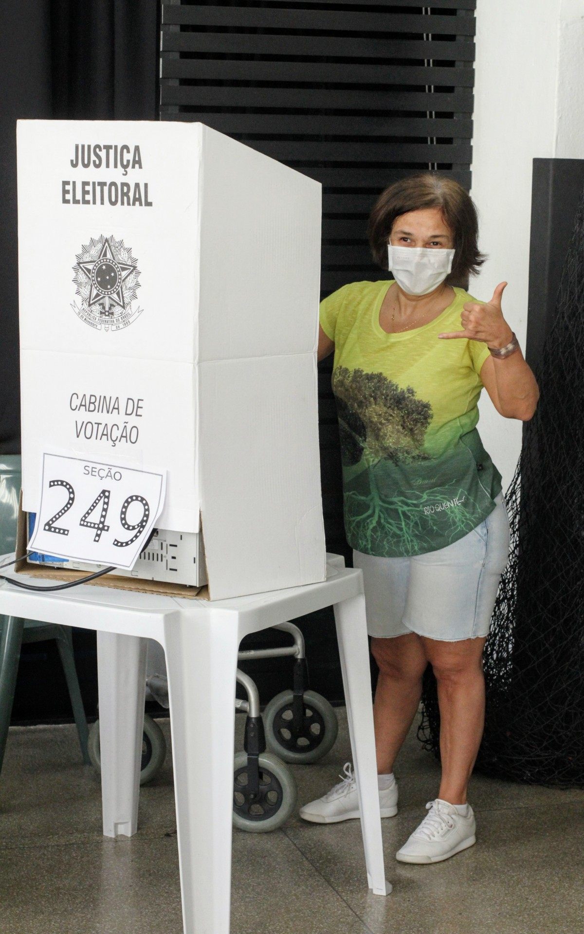 A atriz Claudia Rodrigues votou no Rio de Janeiro