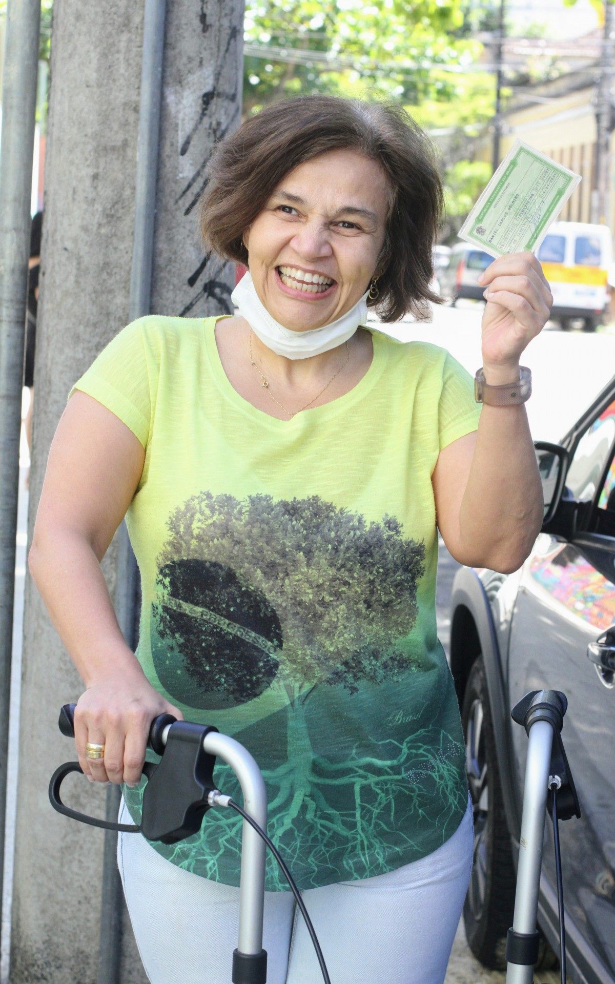 A atriz Claudia Rodrigues votou no Rio de Janeiro - AgNews