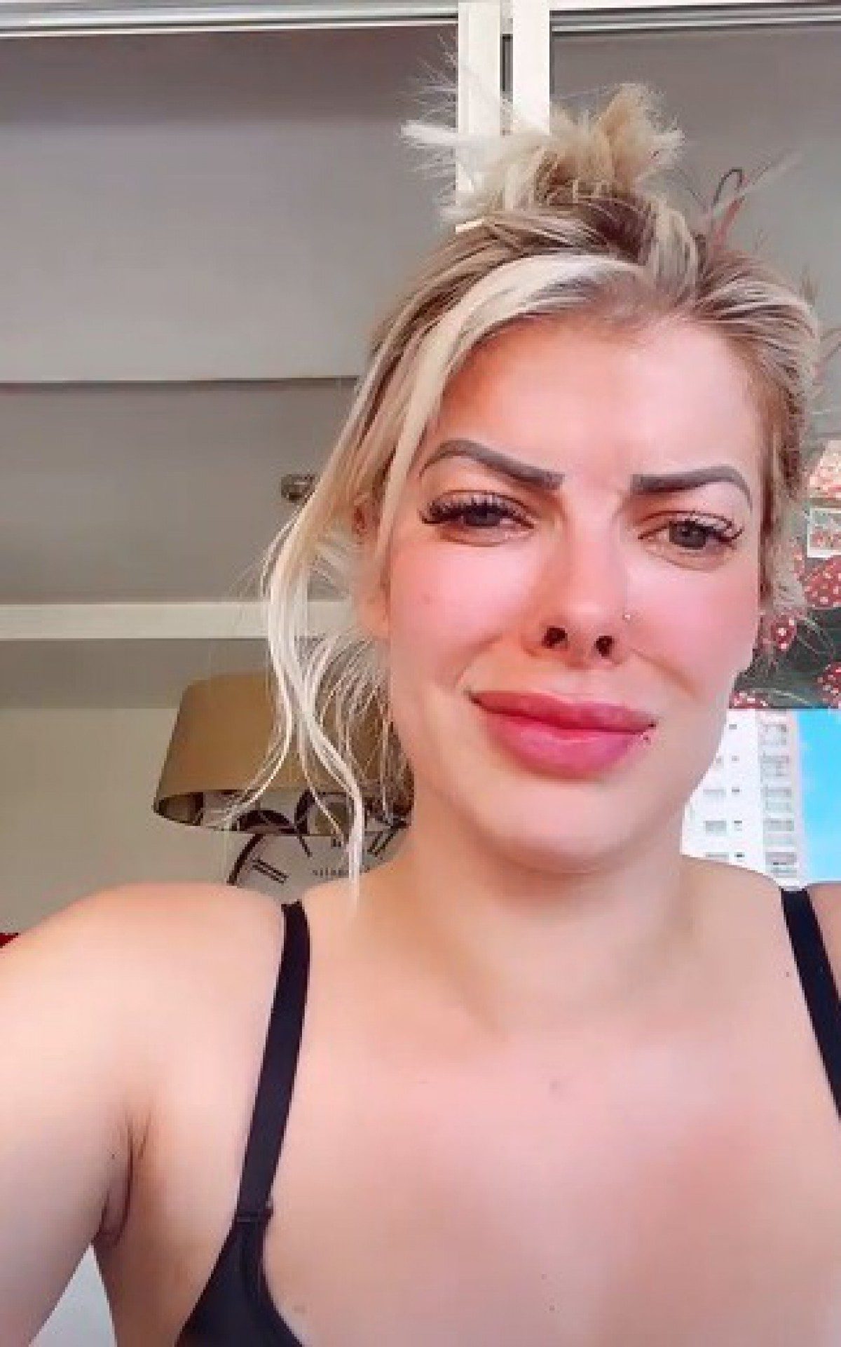 Jaquelline  - reprodução de vídeo