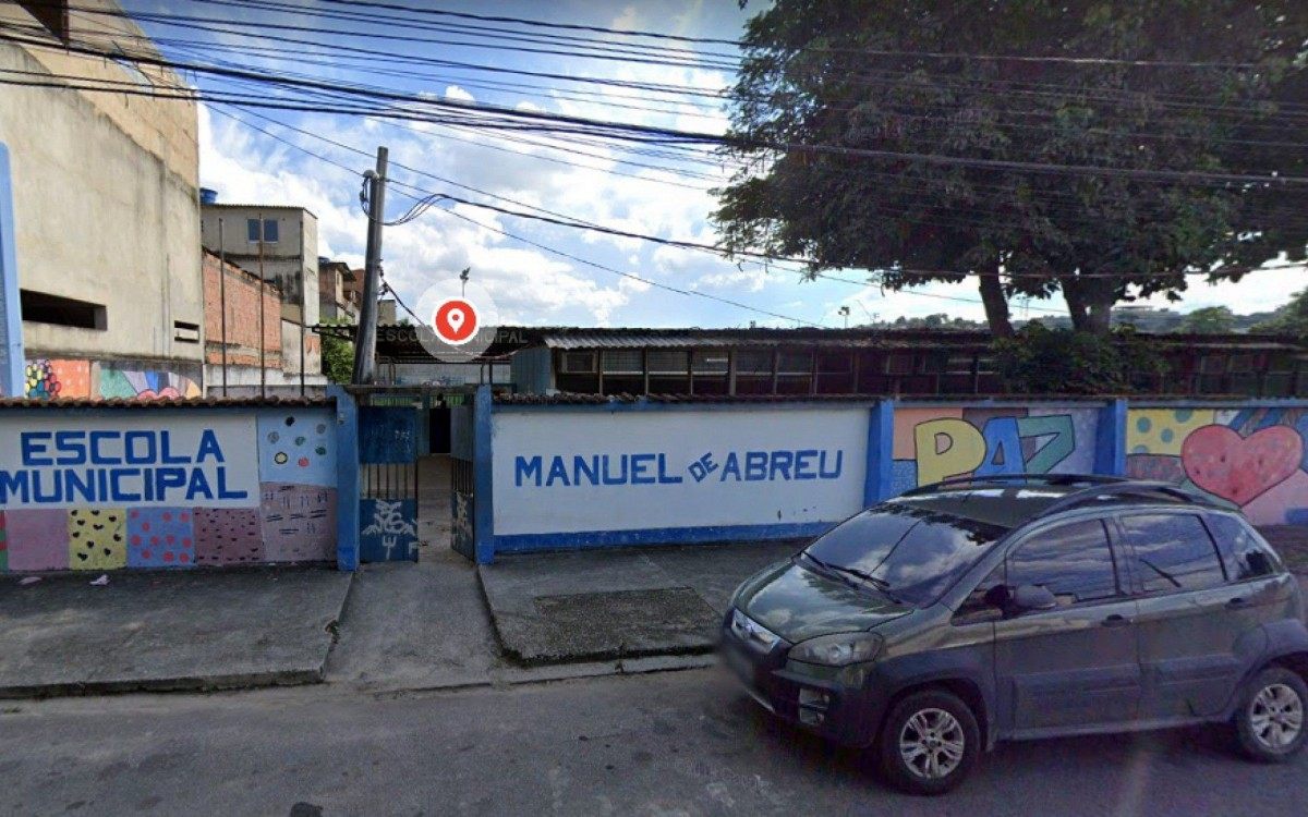 Incêndio atingiu a Escola Municipal Manuel de Abreu - Reprodução / Google Street View