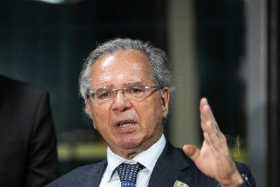 'O auxílio emergencial é uma arma que nós temos e pode sim ser renovado', diz Guedes
