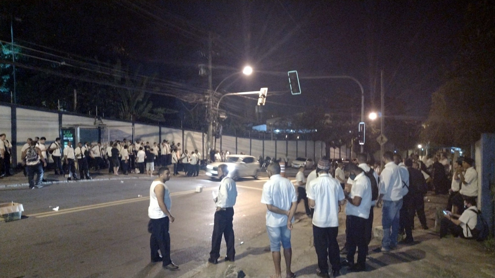 Movimento começou ainda de madrugada - Reprodução / Internet