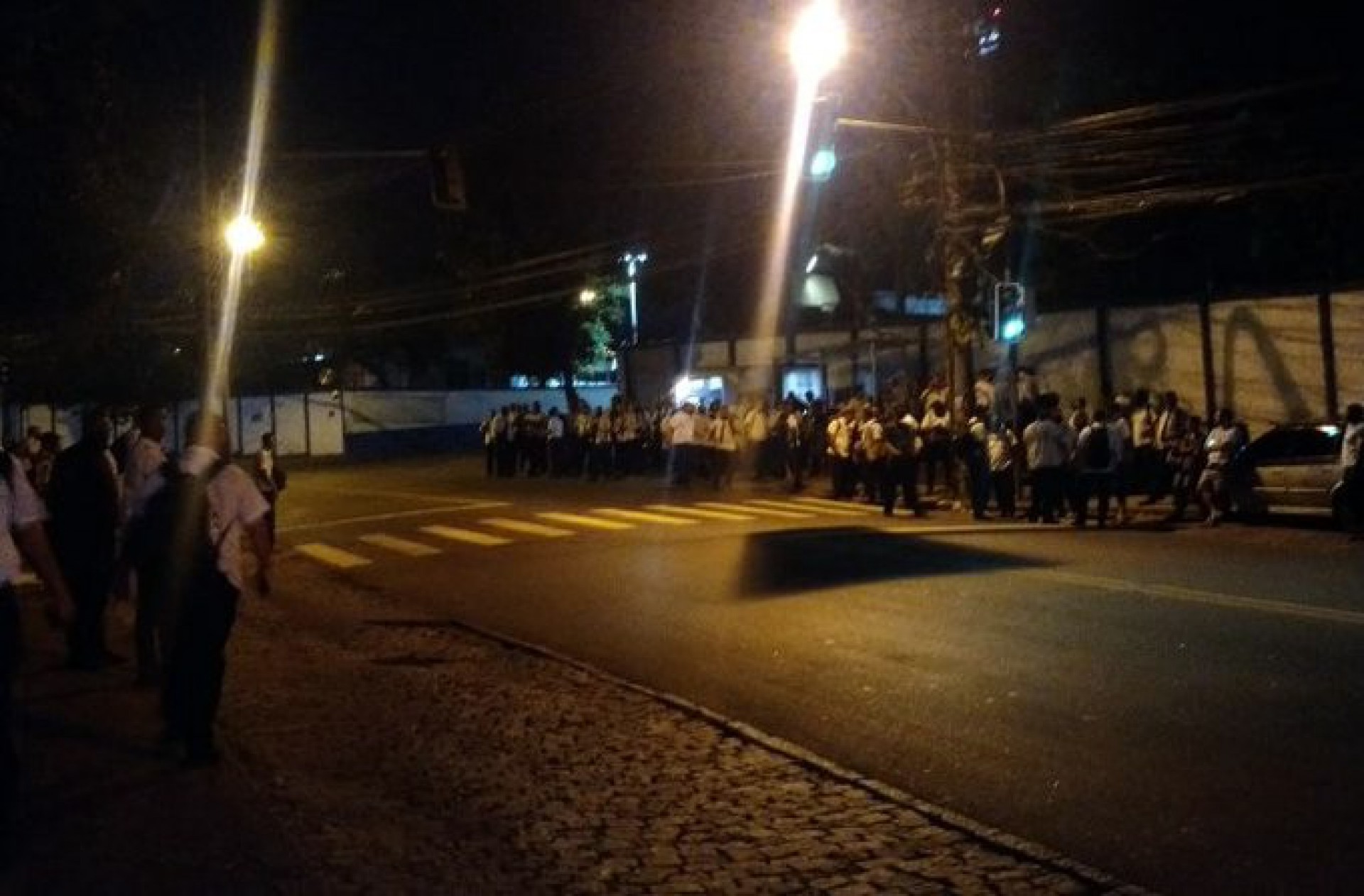 Movimento começou ainda de madrugada - Reprodução / Internet