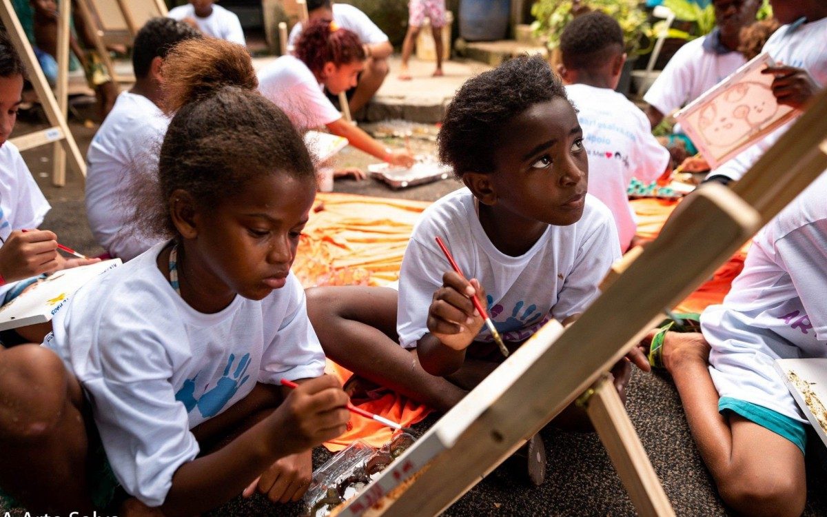 A Arte Salva atende 60 moradores das favelas 4 Rodas e Rampinha, no jardim Gramacho, em Caxias