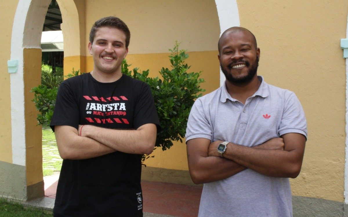 Roteiristas Guilherme Freitas ('Viro Artista') e Caio Almeida ('Dezoito'). Este último é também diretor do filme