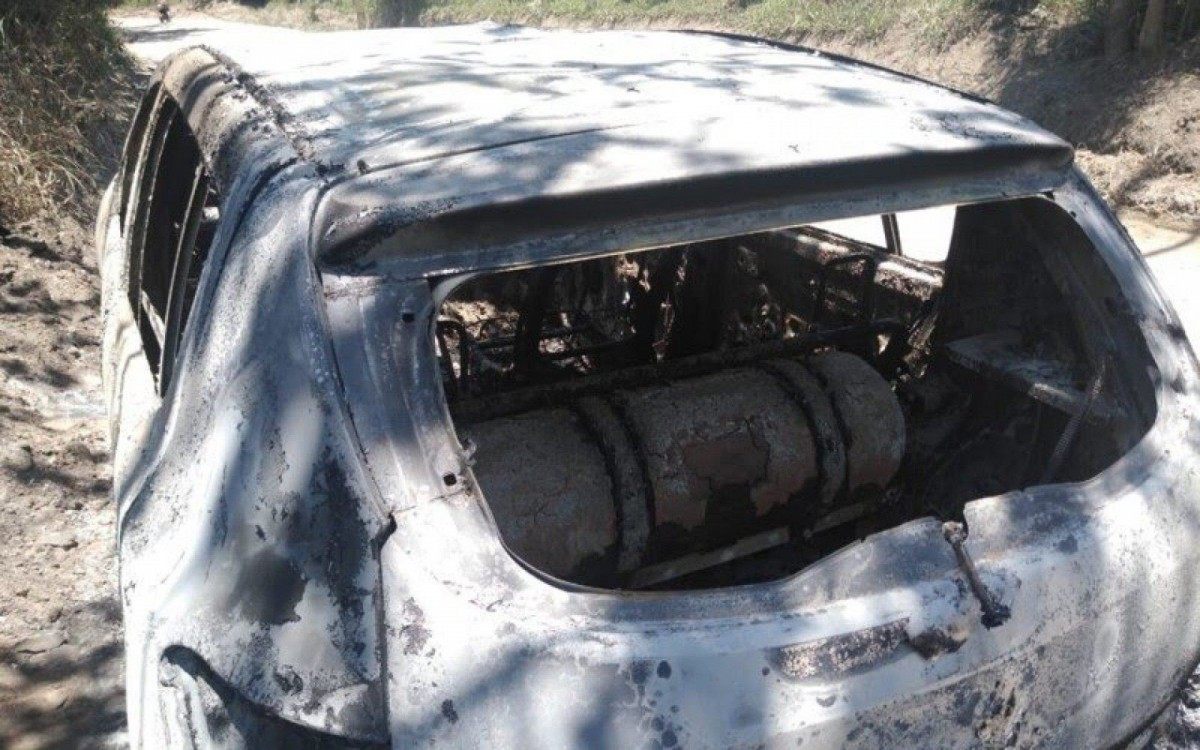 Carro do motorista foi encontrado carbonizado   