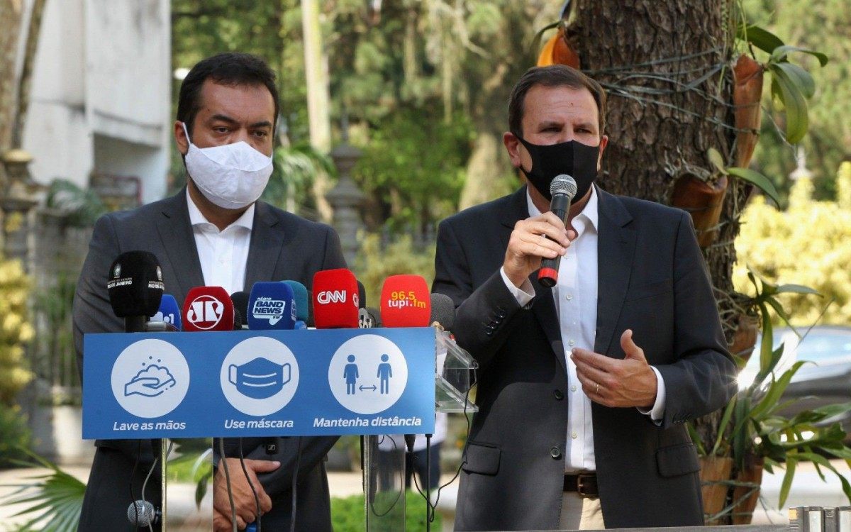 Governador em exerc&iacute;cio Cl&aacute;udio Castro e o futuro prefeito do Rio, Eduardo Paes - Estefan Radovicz / Agência O DIA