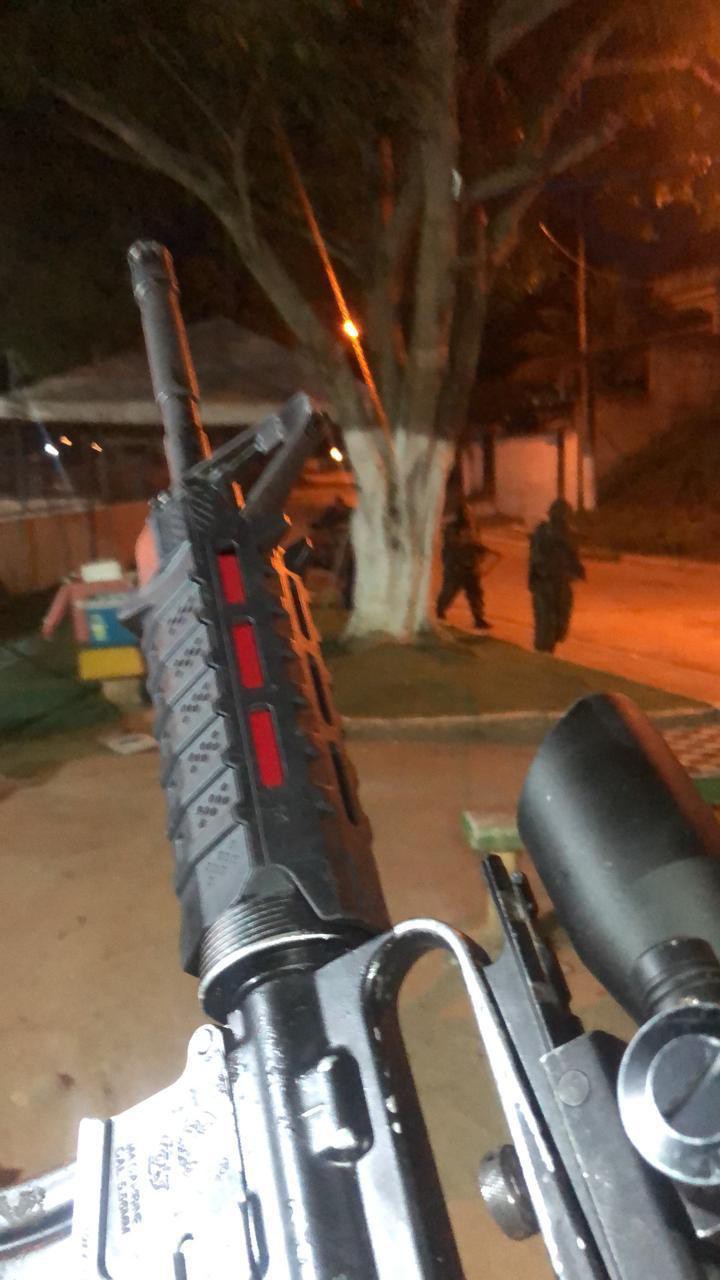 Bandidos divulgaram imagens nas redes sociais - Reprodução / internet