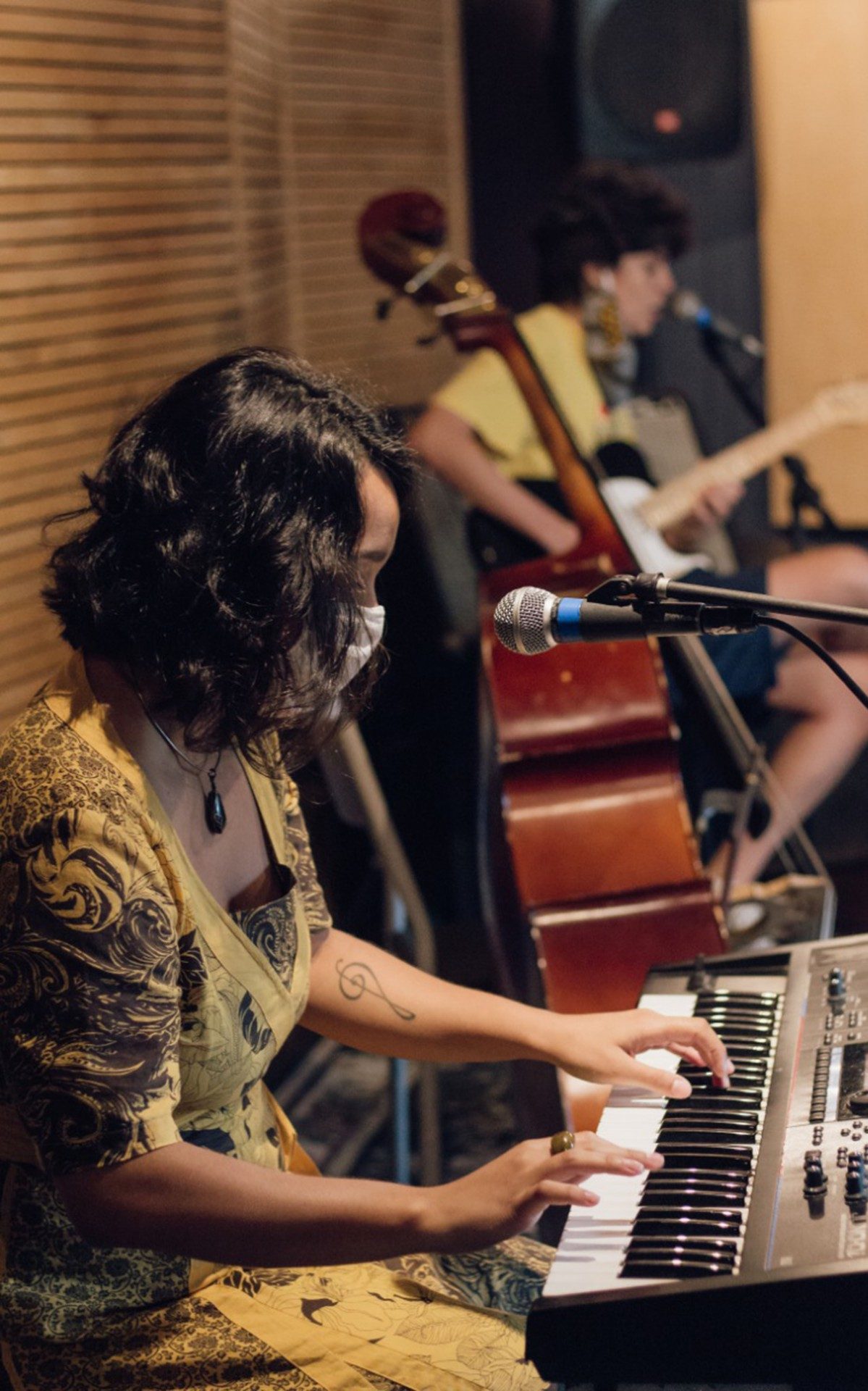 Projeto de cria&ccedil;&atilde;o musical coletiva feminina em Niter&oacute;i, MANA lan&ccedil;a EP "Lugar da Mulher"