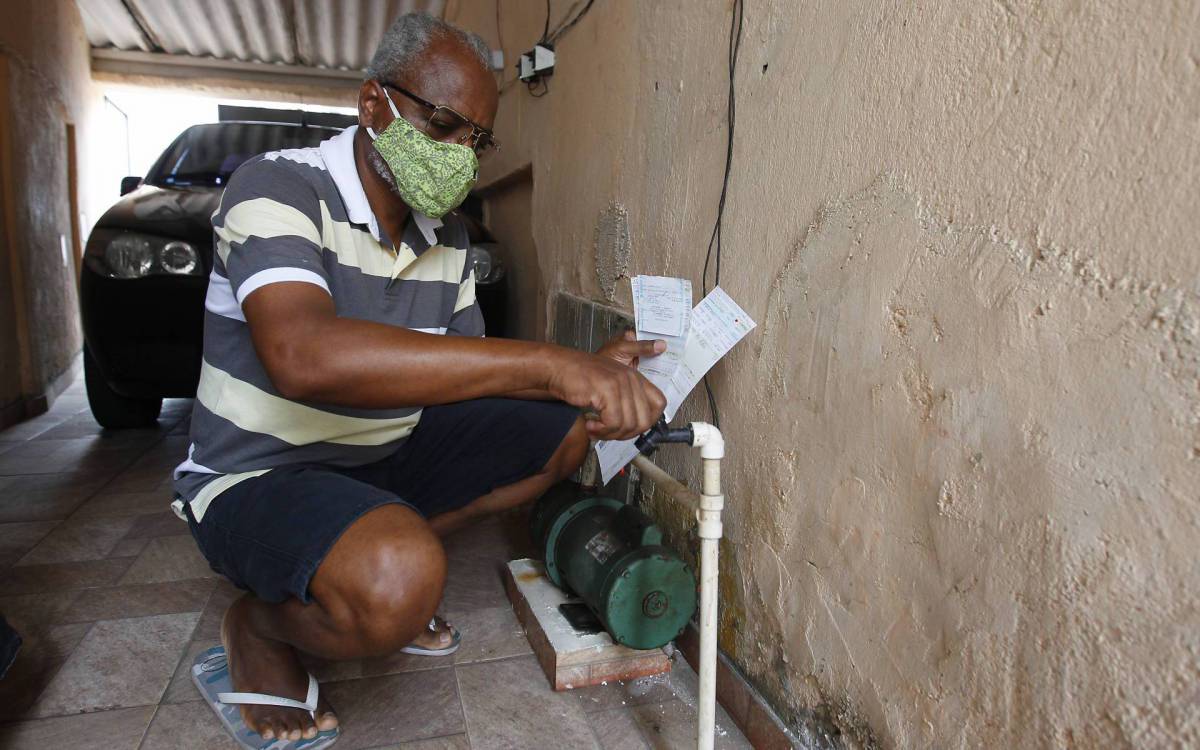 Rio de Janeiro 27/10/2020 -Ao todo, 289 pacientes estavam internados no Hospita lFederal de Bonsucesso, dois morreram, 143 já foram transferidos e outros 144 ainda serão levados para outros hospitais. Foto: Luciano Belford/Agencia O Dia