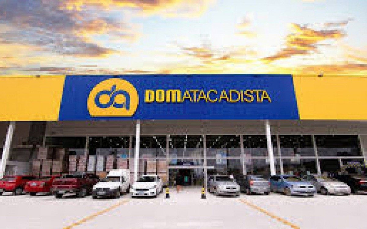 A unidade de Meriti conta com 5.552 m², 26 caixas, 324 vagas de estacionamento e mais de 240 colaboradores.