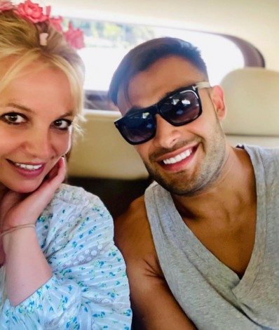 Britney Spears e o namorado, Sam Ashgari - Reprodução Internet