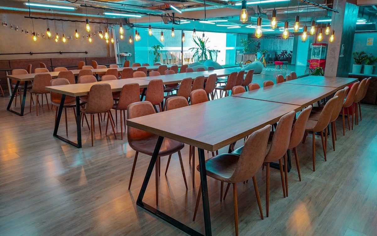 Uma das estações de trabalho no modelo híbrido, conceito que ganhou ainda mais fôlego com a pandemia