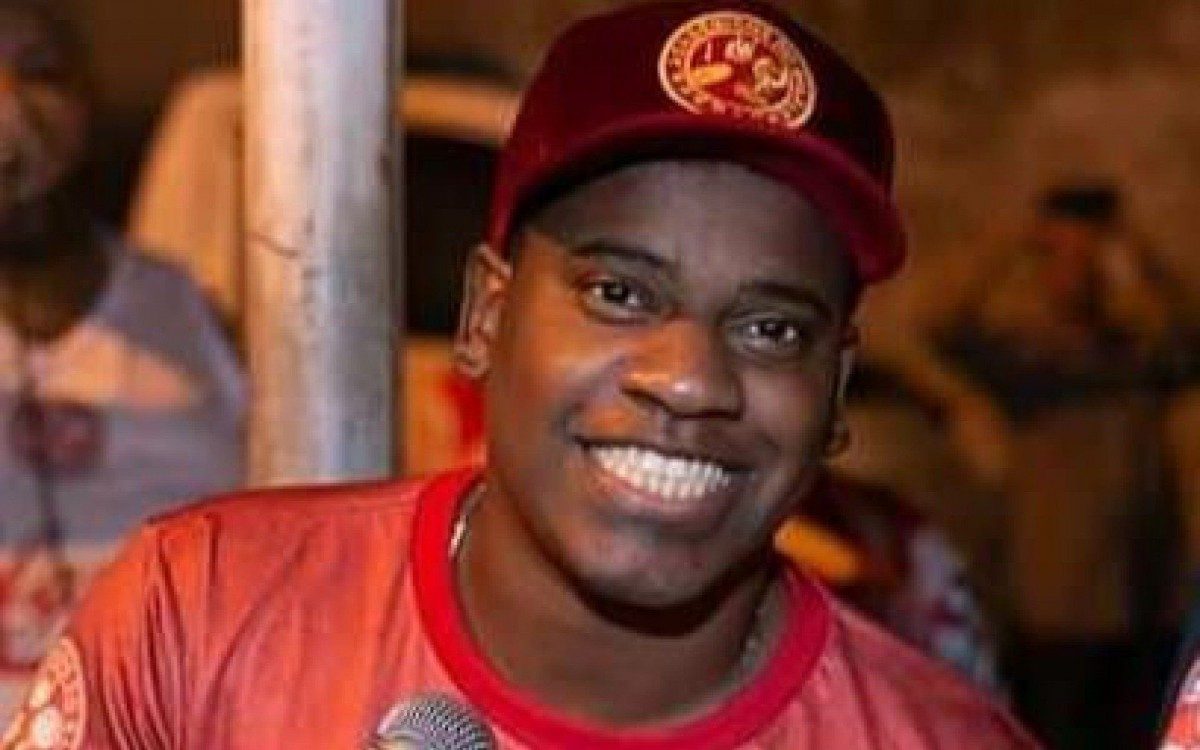 Charles Silva retorna ao posto de intérprete oficial da Unidos da Ponte 