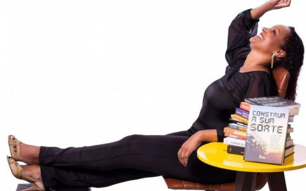 Rita Carvalho, especialista em Desenvolvimento Humano, é a organizadora dos artigos que serão publicados nesta antologia pela editora Proverbo