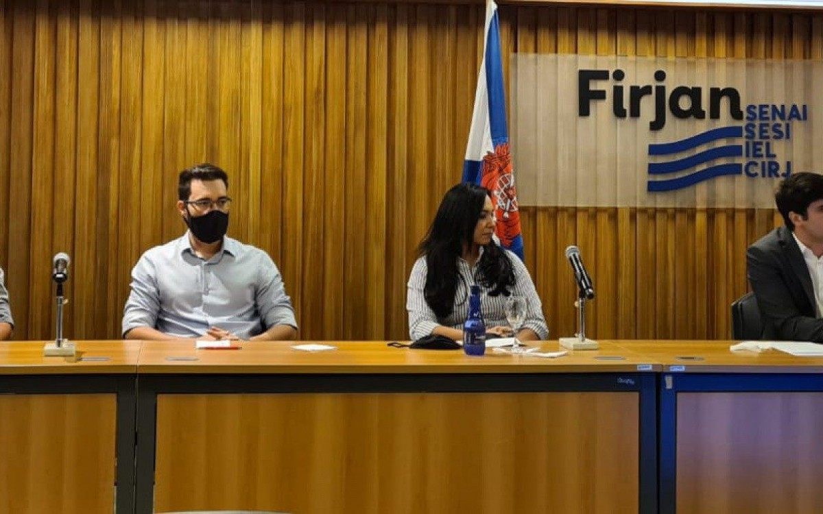 O prefeito eleito do Rio, Eduardo Paes (DEM), anunciou mais quatro nomes, nesta sexta-feira (4), que vão comandar secretarias municipais e outras áreas de seu futuro governo.