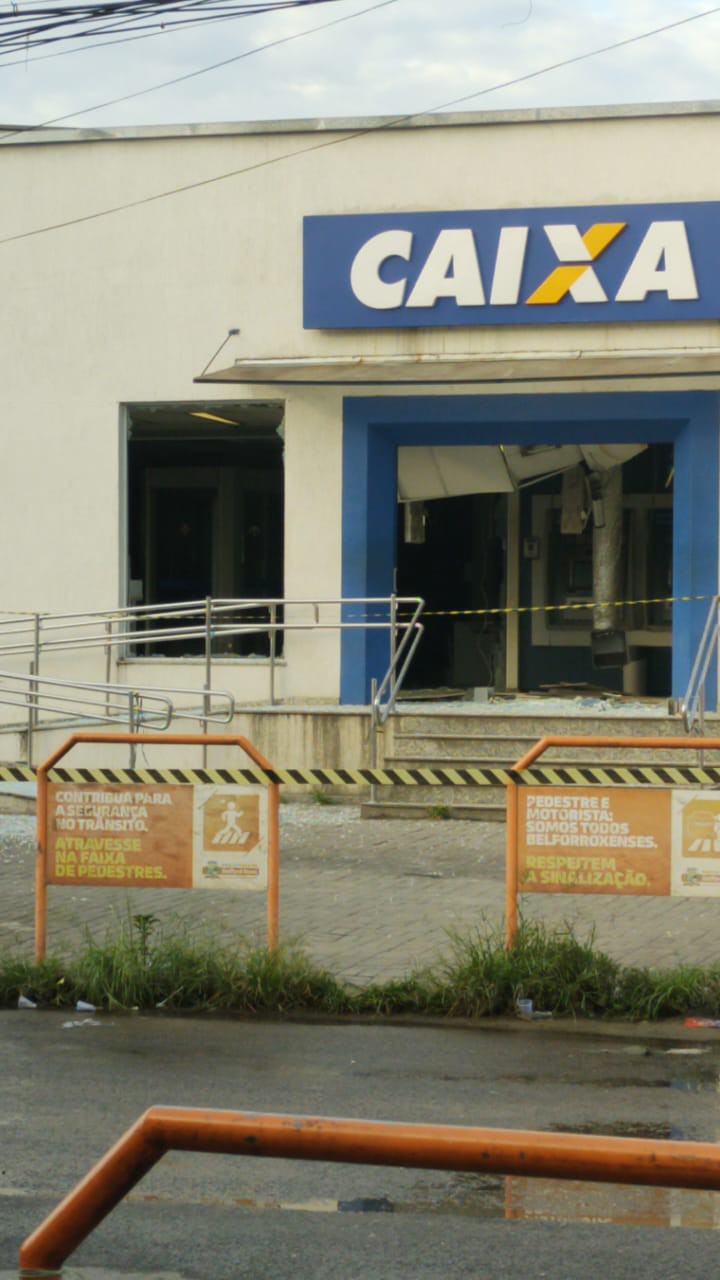 Bandidos Explodem Agência Da Caixa Econômica Em Belford Roxo Rio De Janeiro O Dia