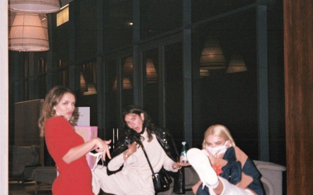 Bruna Marquezine, Rafa Kalliman e Manu Gavassi - reprodução do instagram