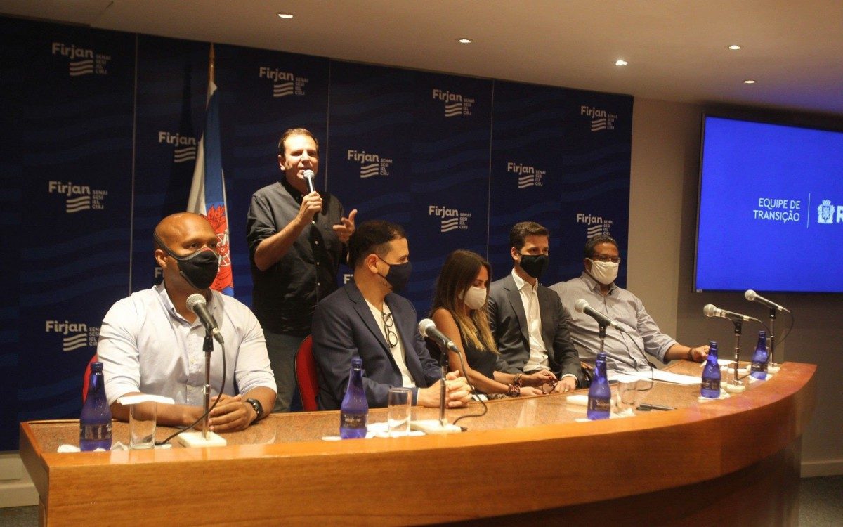 Eduardo Paes apresenta futuros secret&aacute;rios da Prefeitura do Rio - Estefan Radovicz / Ag&ecirc;ncia O Dia