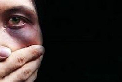 Para 90% dos brasileiros, local de maior risco de feminicídio é dentro de casa