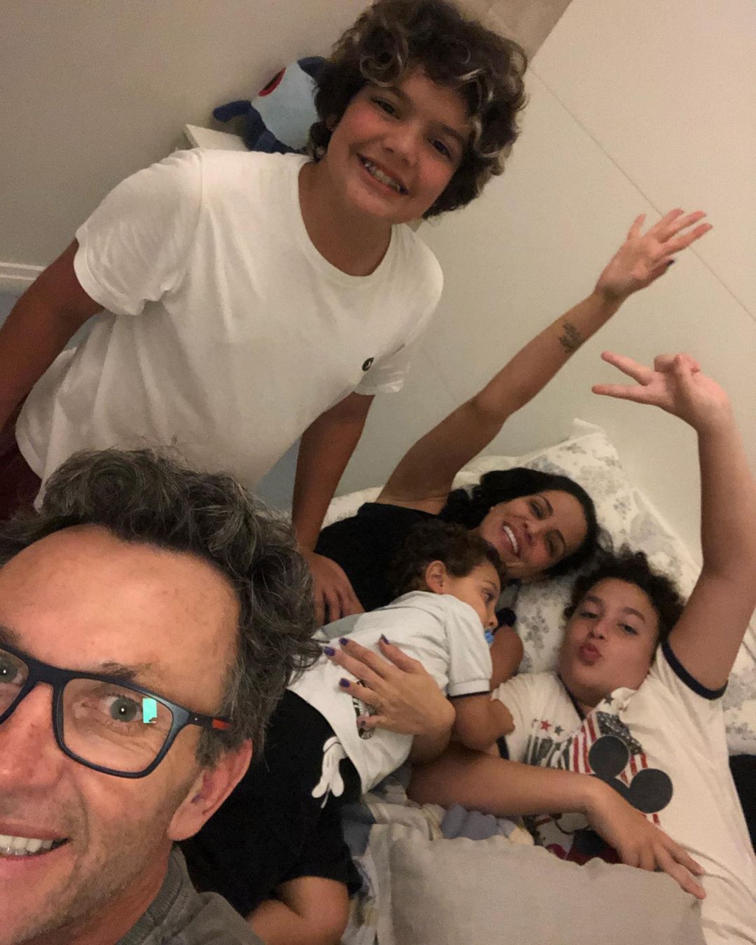 Neto e família - Reprodução