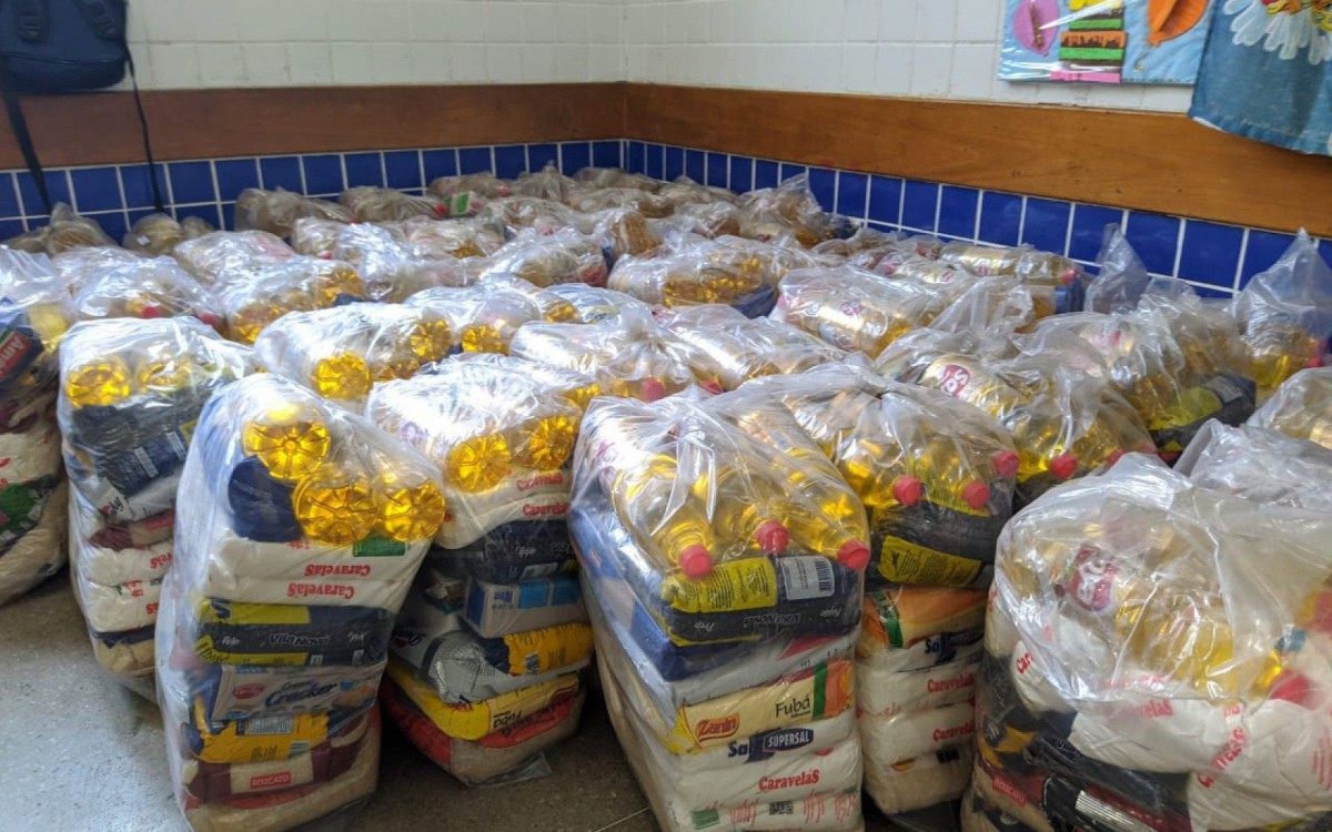 Prefeitura de Meriti distribui 15 mil cestas básicas aos estudantes matriculados na rede municipal de ensino - Divulgação