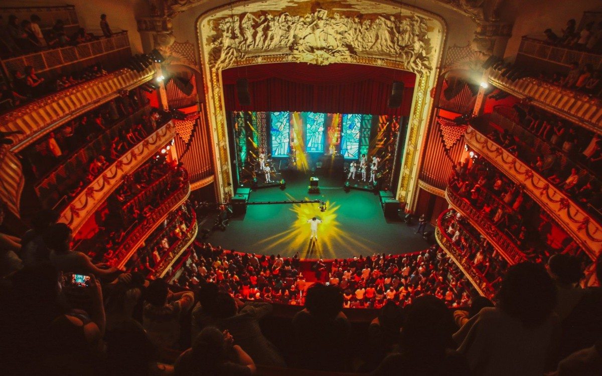 Cenas do document&aacute;rio 'AmarElo', de Emicida para a Netflix