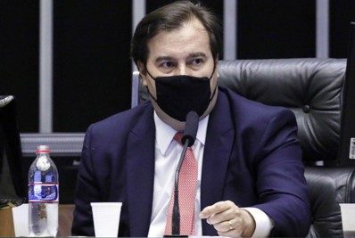 Rodrigo Maia diz que postura de Bolsonaro sobre Covid-19 'é certeza de colapso'