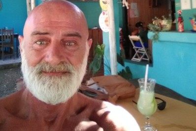 Italiano de 64 anos é encontrado morto no quintal de casa no Espírito Santo