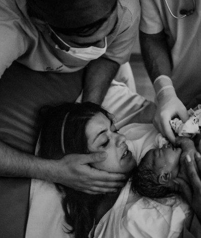 Patricia Cardoso e Marcelo Adnet no parto de Alice  - Reprodução / Instagram