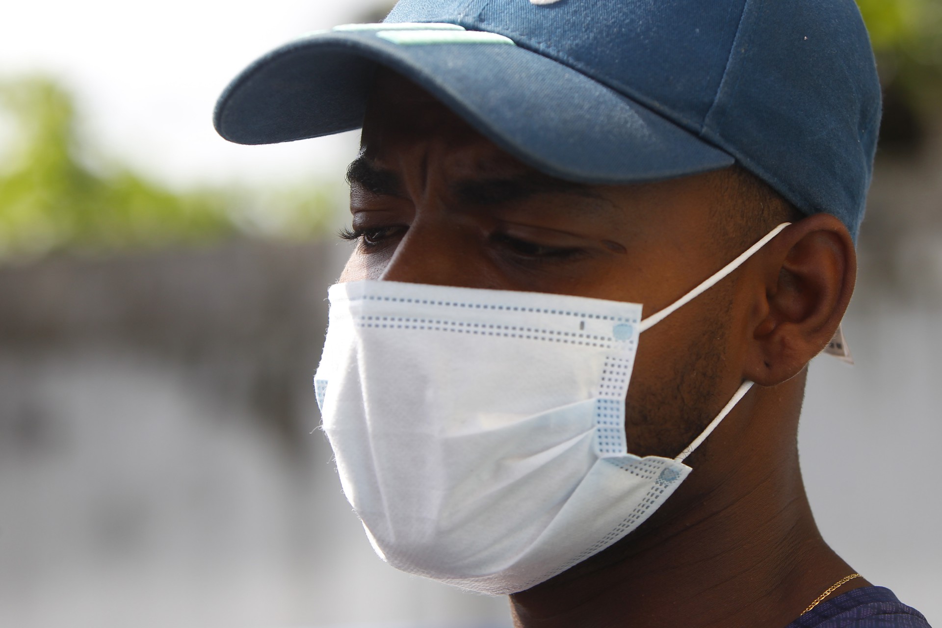 Familiares prestam depoimento na Delegacia de Homic&iacute;dios na Baixada Fluminense. Na foto, Maycon Douglas dos Santos, pai da Rebeca - Luciano Belford/Ag&ecirc;ncia O Dia
