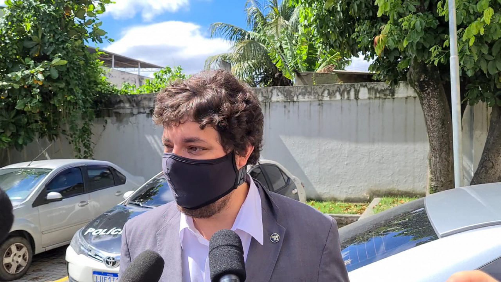 Rorigo Mondego, advogado da Comissão de Direitos Humanos da OAB, está acompanhando a família - Aline Cavalcante / Agência O DIA