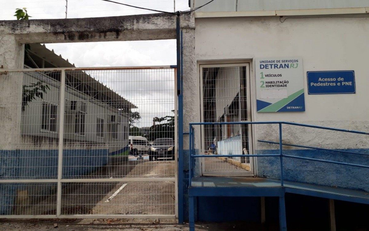 Posto do Detran na rua Idalina Senra 35