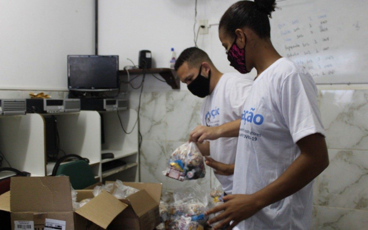 Moradora da CDD, Ana Carolina da Silva pretende criar um concurso on-line de mÃ¡scaras personalizadas para crianÃ§as