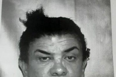 Idosa de 62 anos é presa após ferir um bebê com navalha e tentar assaltar duas mulheres no Centro de Meriti