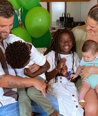 Giovanna Ewbank e Bruno Gagliasso comemoram 5 meses de Zyan
- Reprodução/Instagram