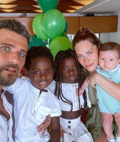 Giovanna Ewbank e Bruno Gagliasso comemoram 5 meses de Zyan
 - Reprodução/Instagram