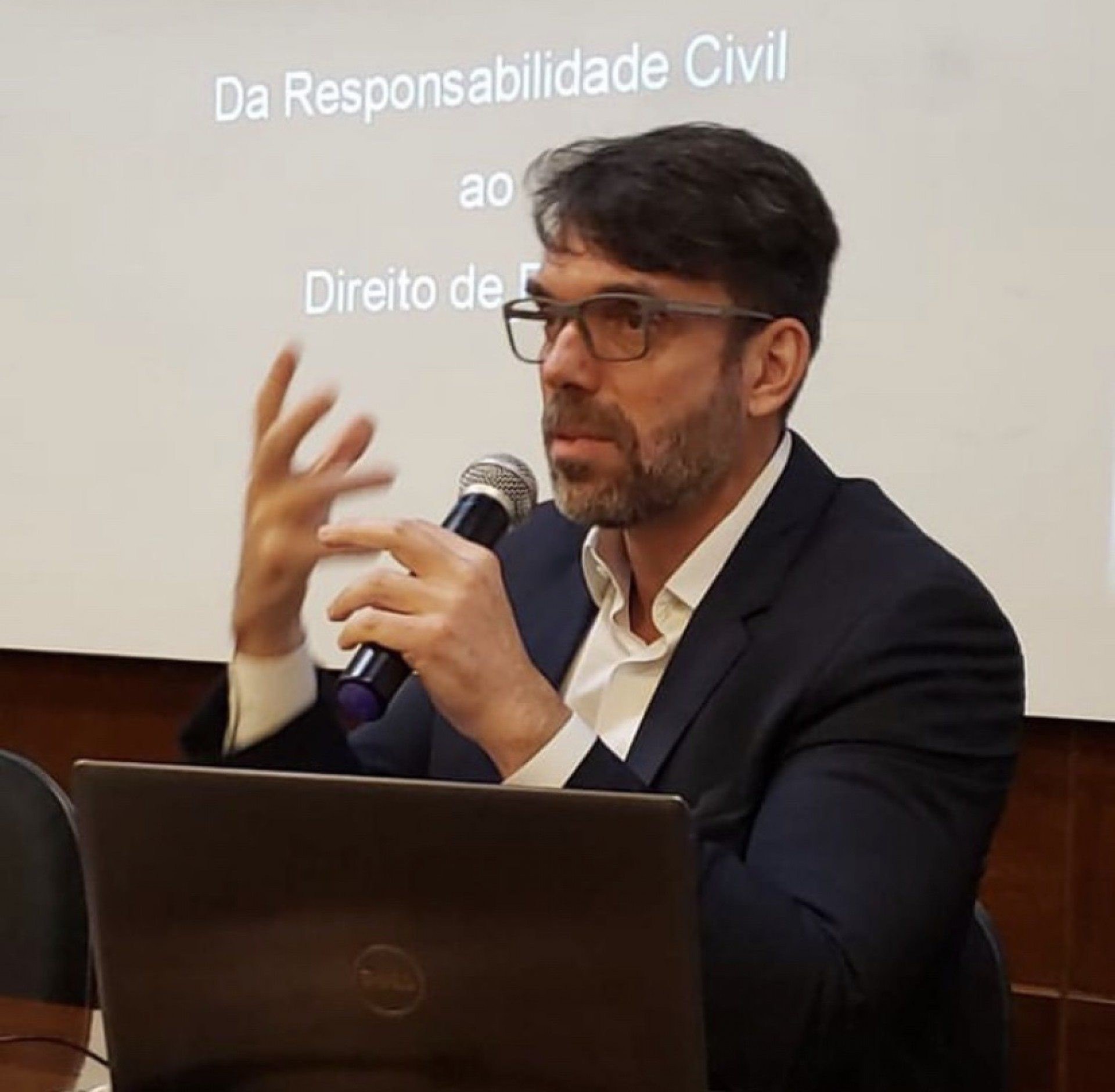 Paes bate o martelo e escolhe o procurador-geral do Munic&iacute;pio do Rio de sua gest&atilde;o