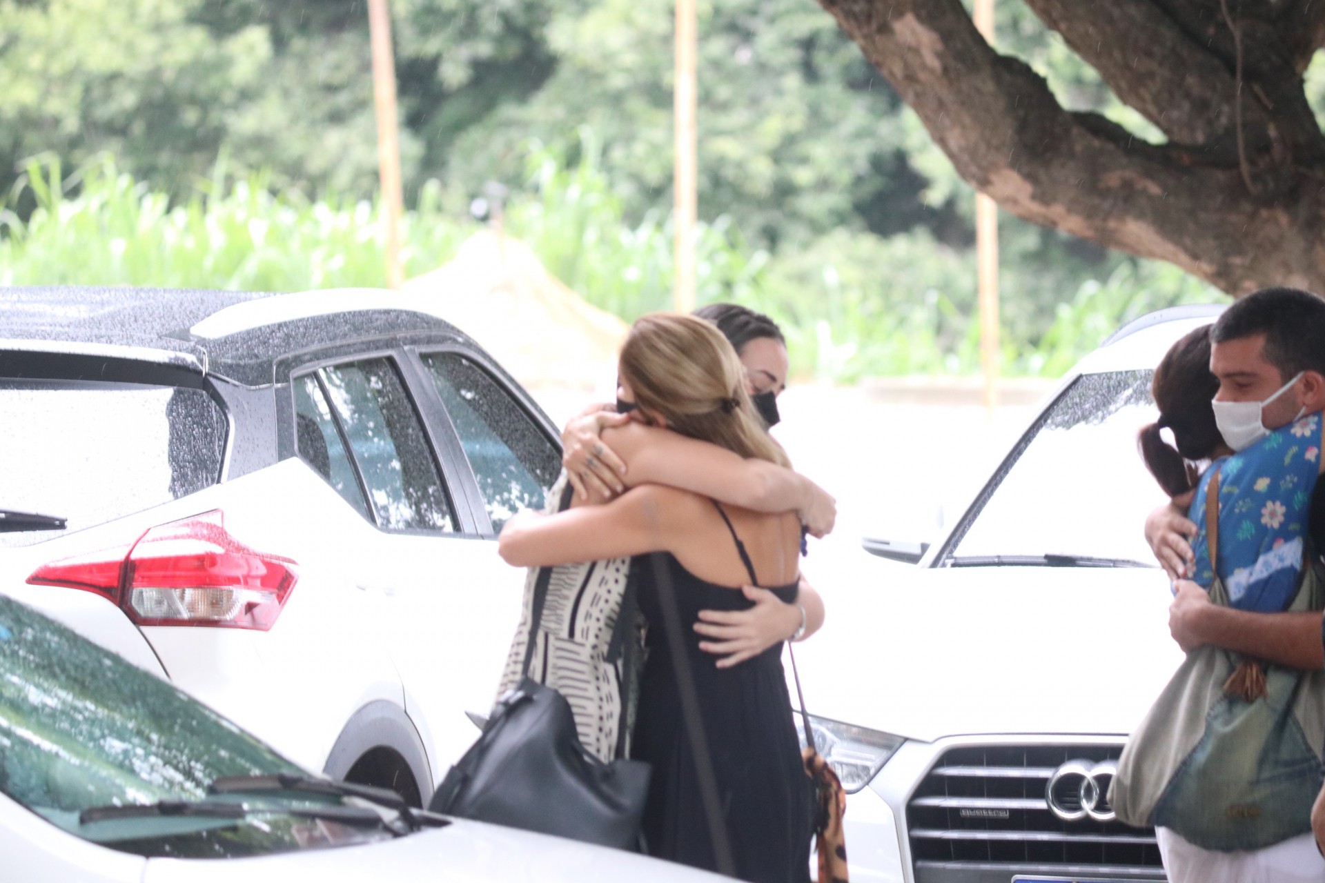 Amigos e familiares se despedem de Eduardo Galv&atilde;o no Caju - Ag. News