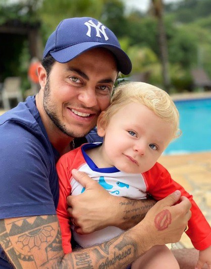 Thammy posta registro fofo com o filho - Reprodução do Instagram